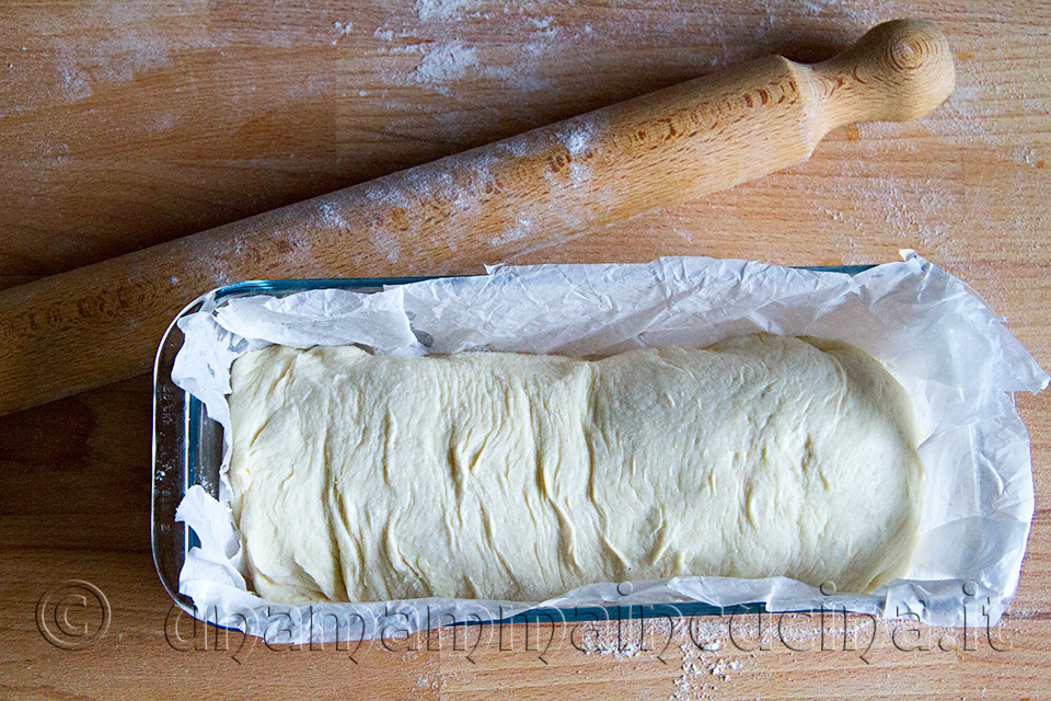 Pan bauletto crudo prima della seconda lievitazione pane morbido pane per toast, tramezzini, tipo Mulino Bianco | Ricette di una mamma in cucina