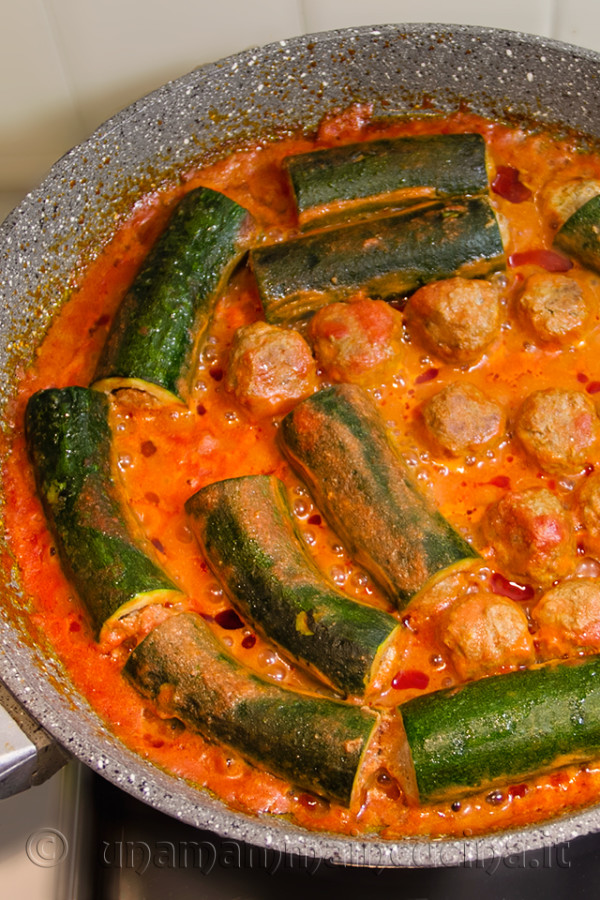 Zucchine Ripiene al Sugo - Ricetta di Una mamma in cucina